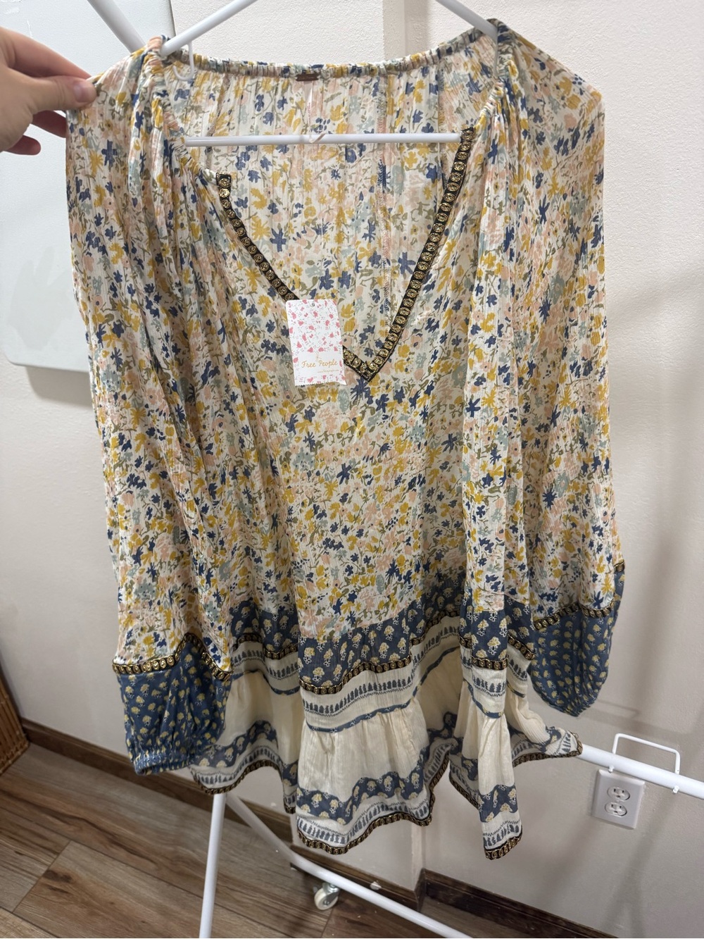 Free People Floral Boho Embellished Peasant Tunic Top Ivory Combo Size Medium